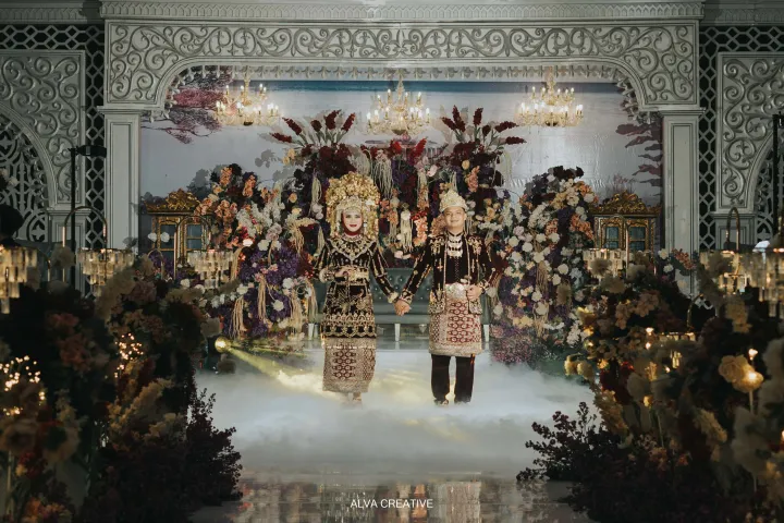 Wedding of Olivia &
                                                    Azriel